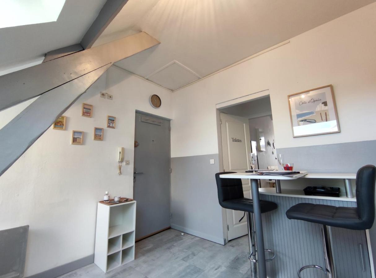 Joli Petit T2 Terrasse Proche Du Phare Lejlighed Calais Eksteriør billede