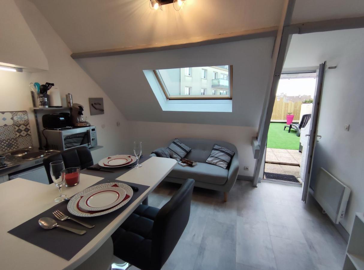 Joli Petit T2 Terrasse Proche Du Phare Lejlighed Calais Eksteriør billede